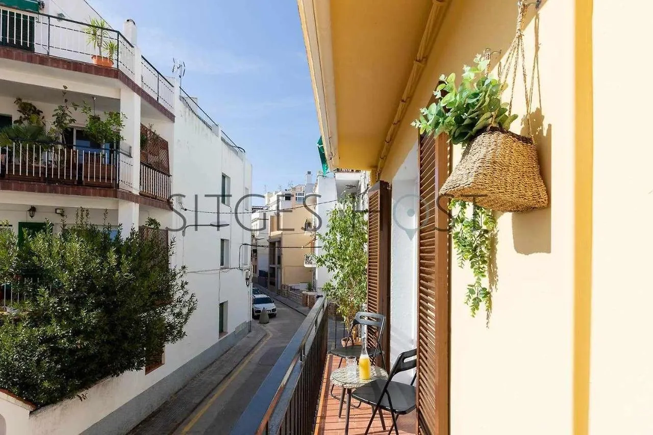 Con Patio Y A 5 Minutos De La Playa Apartamento Sitges