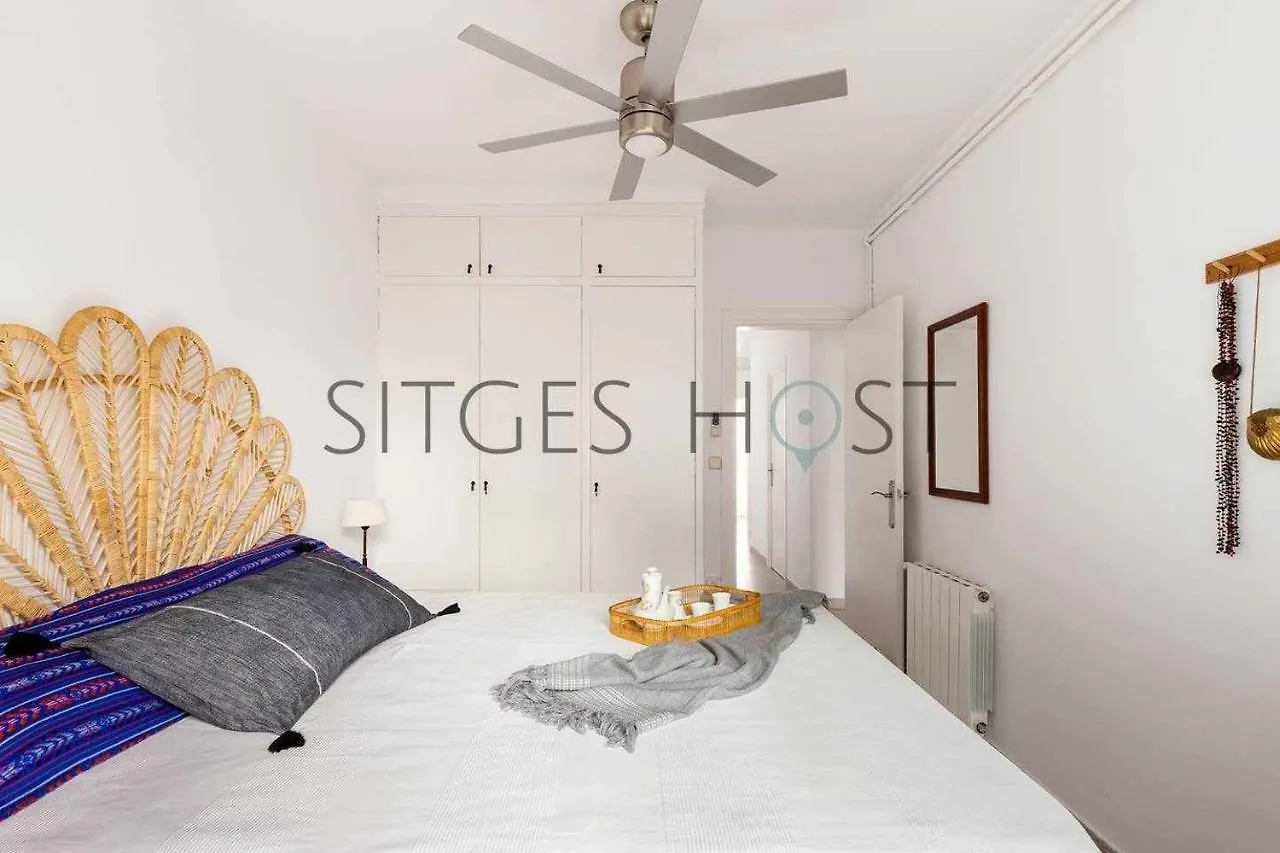 Con Patio Y A 5 Minutos De La Playa Apartamento Sitges 0*,